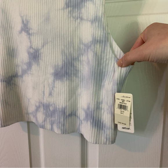 NWT Aerie Blue and White Tie-Dye Cropped Tank Top, size L - Picture 3 of 7